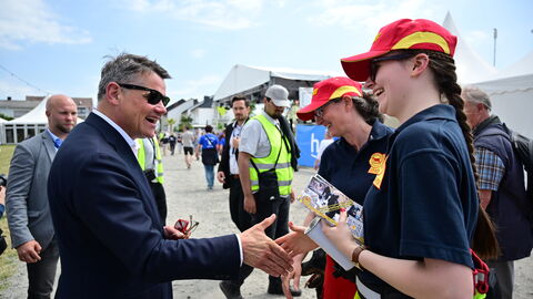 Ministerpräsident Boris Rhein zu Besuch beim „Tag der ehrenamtlichen Einsatzkräfte“