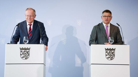 Ministerpräsidentenkonferenz am 20. Juni in Berlin: Pressekonferenz der Ministerpräsidenten Boris Rhein (Hessen, rechts im Bild) und Stephan Weil (Niedersachsen, links im Bild)