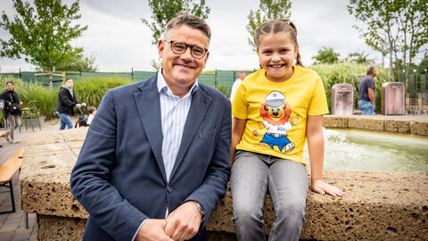 Ministerpräsident Rhein beim Drillingstreffen 2025